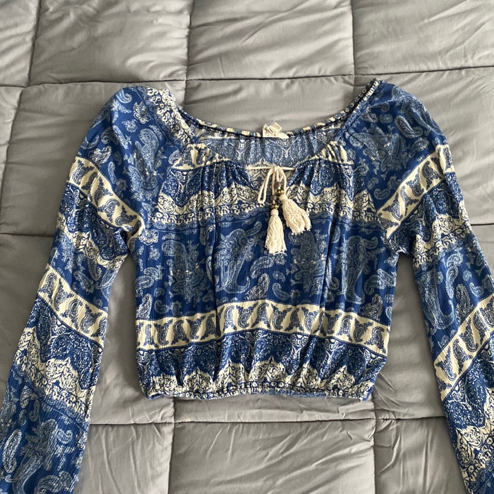 Flare sleeve crop